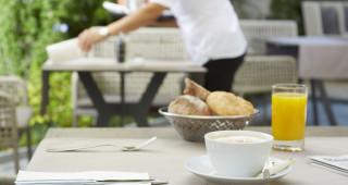 Frühstück im Garten vom Hotel Wettstein