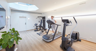 Geräte im Fitnessraum