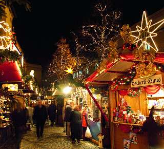 Weihnachtsmarkt Barfuesserplatz Basel Christmas Market Barfuesserplatz Basel 1 v2